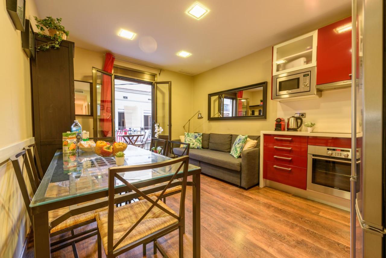 Ramblasrentals Cozy Renovated 2Br With Balcony Lift 20M Rambla - Parking - Wifi Barcelona Exterior foto